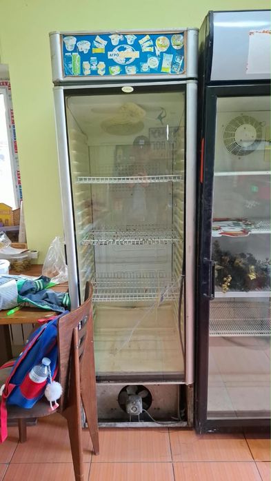 Продам ветринный холодильники