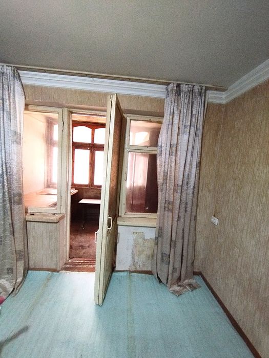 Срочно продаётся Микрорайон-Согдиана 3х ком кв на 1 этаже