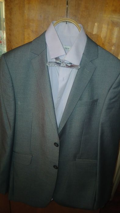 Продам костюм классический