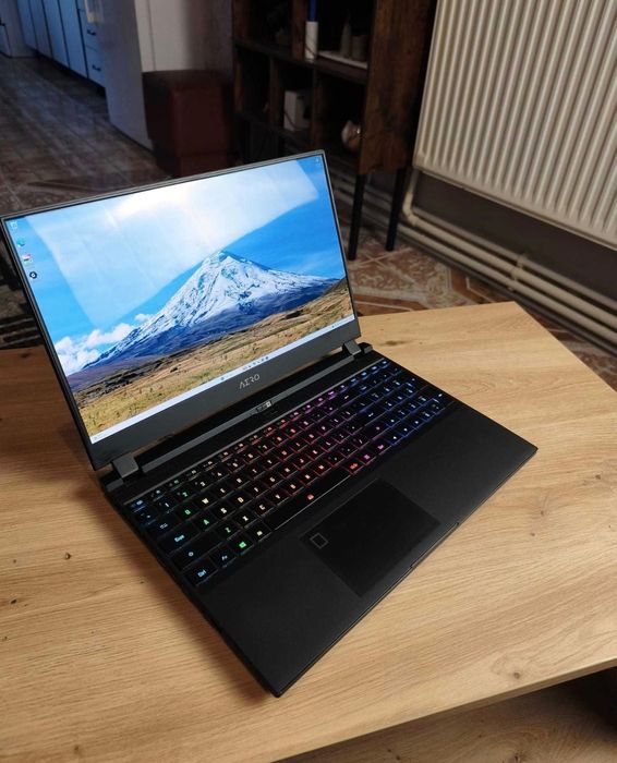 Laptop Gaming 4K OLED, RTX 3060, i7-11800H, 16GB,1TB, Gigabyte Aero 15