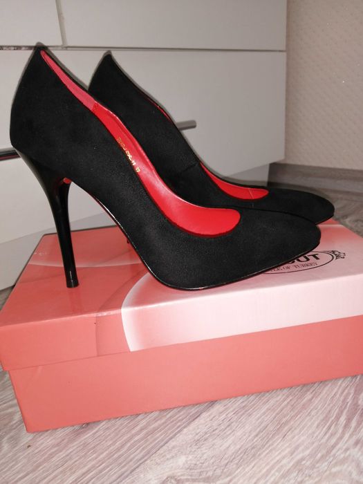 Продам новые туфли