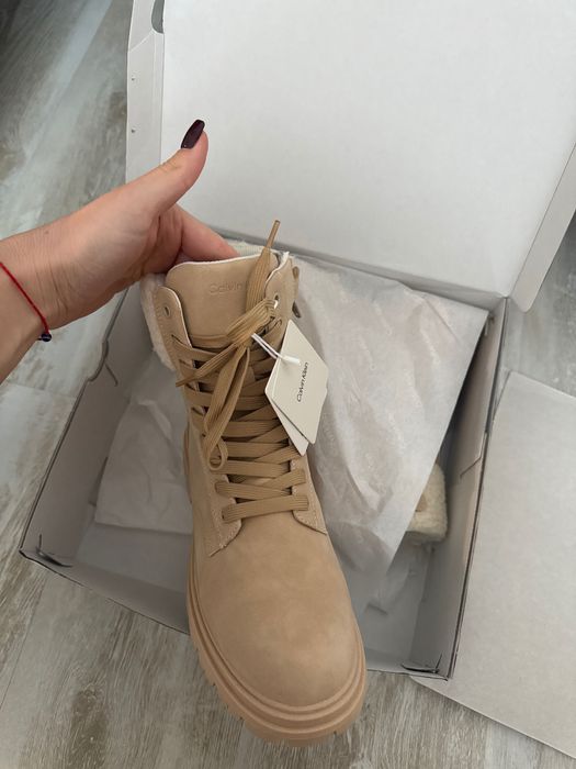 Бежови боти calvin klein