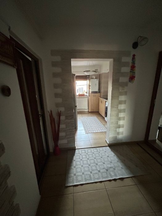 Inchiriez apartament