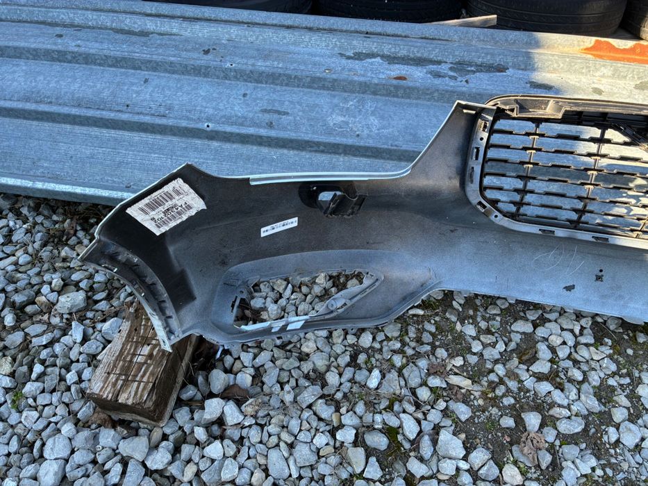 Предна броня с решетка Volvo XC40. Волво ХС 40. 17-23г. Оригинална.