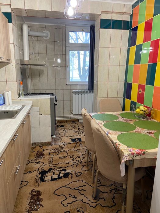 Inchiriez 2 camere parter