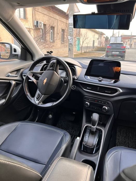 Tracker sotiladi 2023 yil