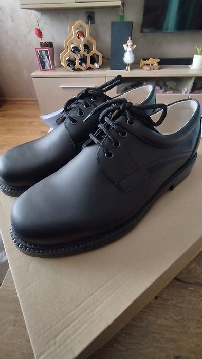 Кожени обувки 44 номер