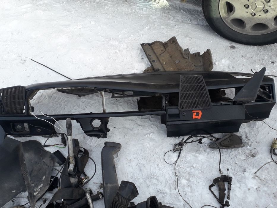 Запчасти на мерседес 190