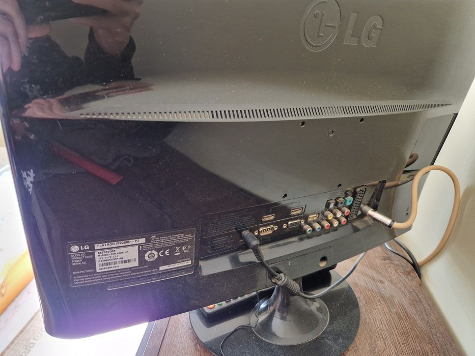 Телевизор Монитор LG Flatron M2280D