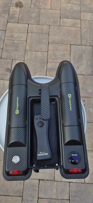 Vând barcuță de plantat Ridge Monkey Hunter 750 Echo Edition Bait Boat ,în stare bună.
Pret:2200 lei, ușor negociabil.
Mai multe detalii în privat!