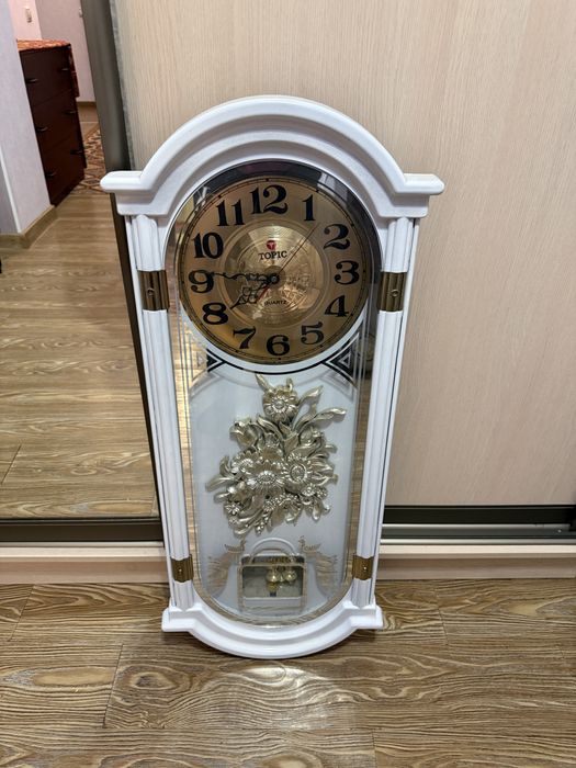 Настенные часы продам