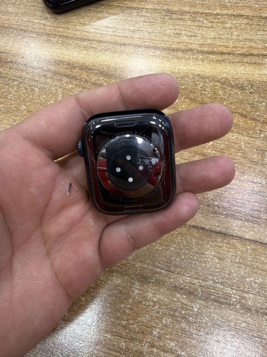 Apple watch series 8