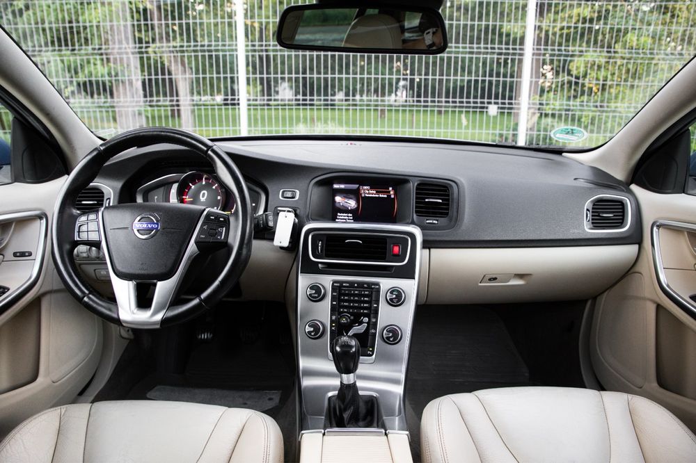 VOLVO V60 2014 — imagine 5