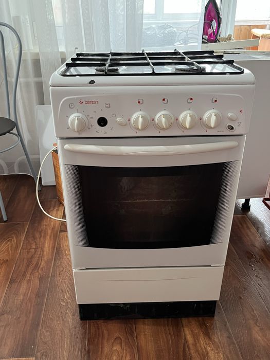 Продам газ плиту