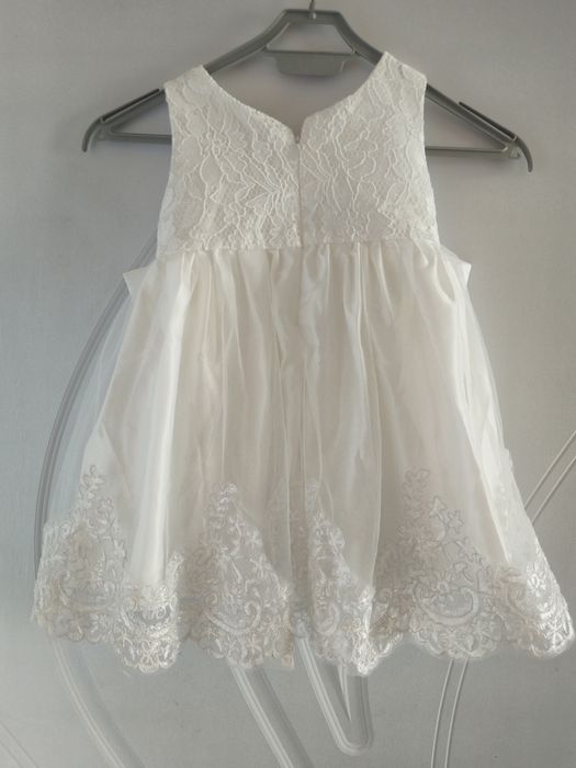 Нова бяла рокля с тюл и дантела