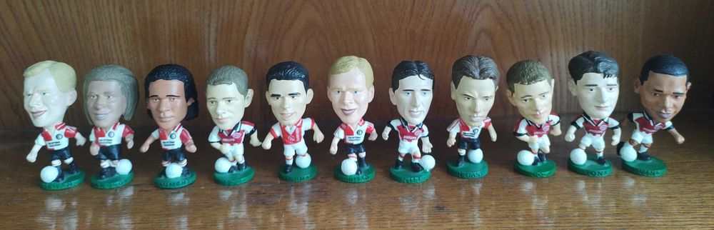 Фигури на футболисти от 90-те Vintage