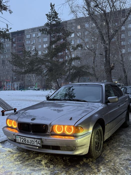 Продам BMW E38 2.8