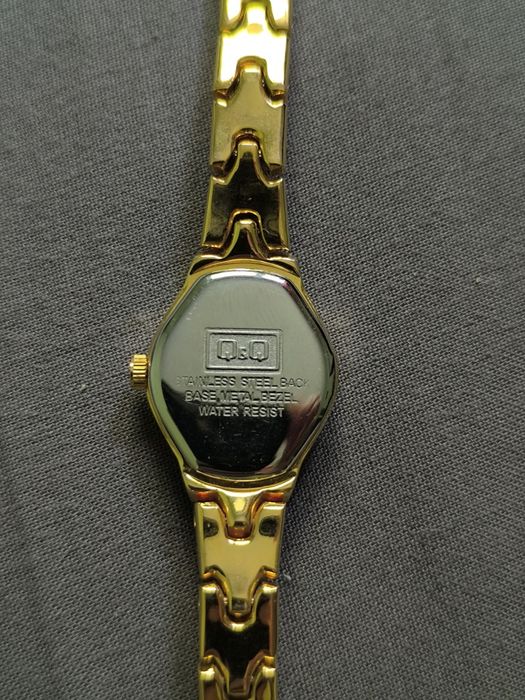 Ceas damă Q&Q Quartz auriu – funcțional, stare foarte bună