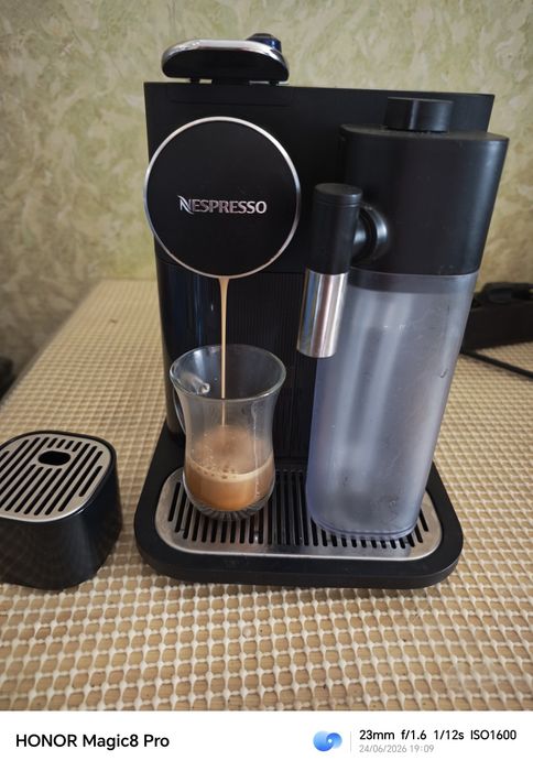 Delonghi EN650.B Nespresso Latisima