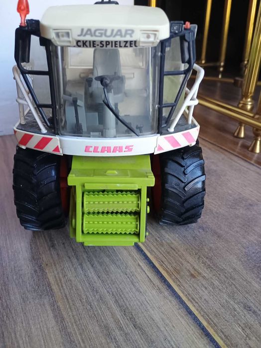 Комбайн CLAAS Jaguar 900 Умален Модел Голяма Играчка