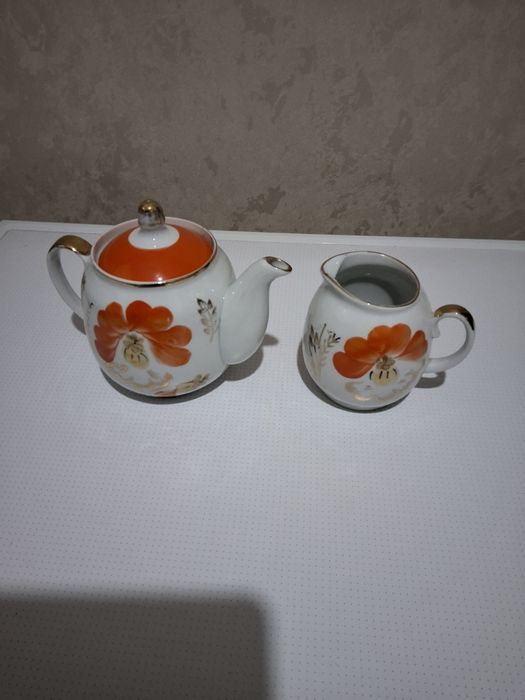 Чайники, ложки, стопки