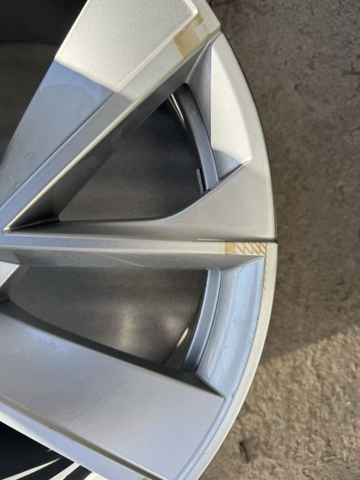 Продавам чисто нови оригинални джанти за Skoda 20”