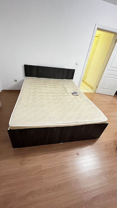 Двух спальная кровать