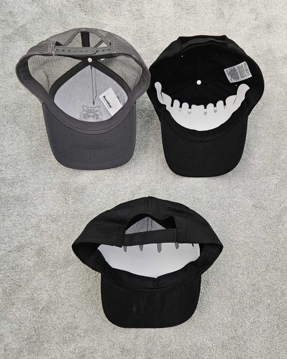 нови шапки с козирка