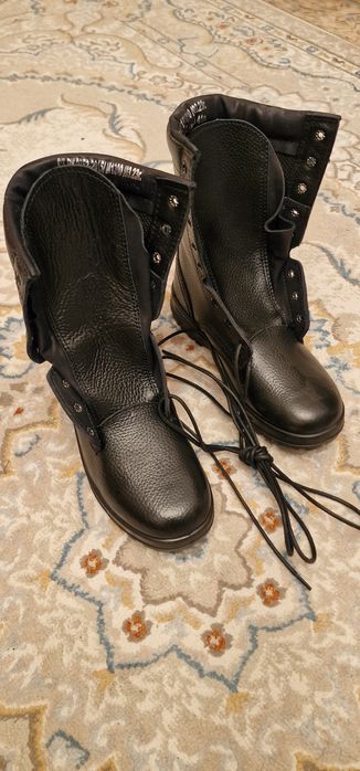 Продам берцы новые