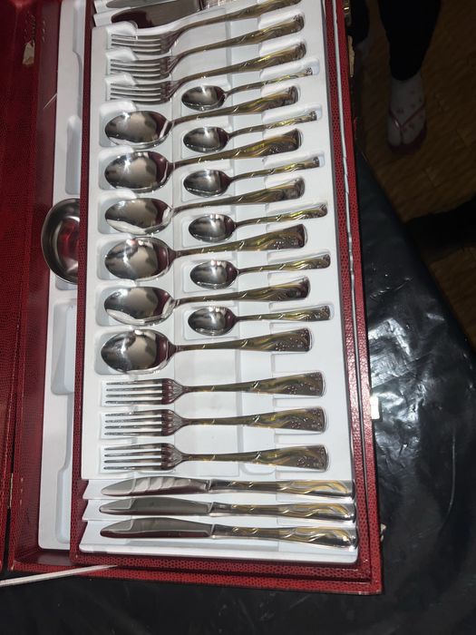 Set Tacamuri linguri furculiti placate cu aur 24 k