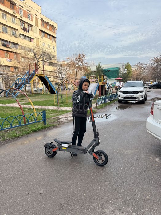 Электросамокат Yadea G10 – амортизация 50км запас хода, складной