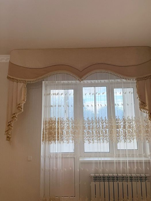 Ламбрекены пыльно-розового цвета
