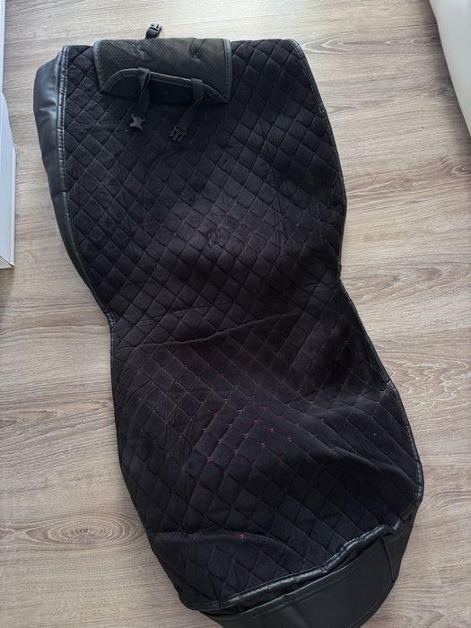 Продам чехлы на машину