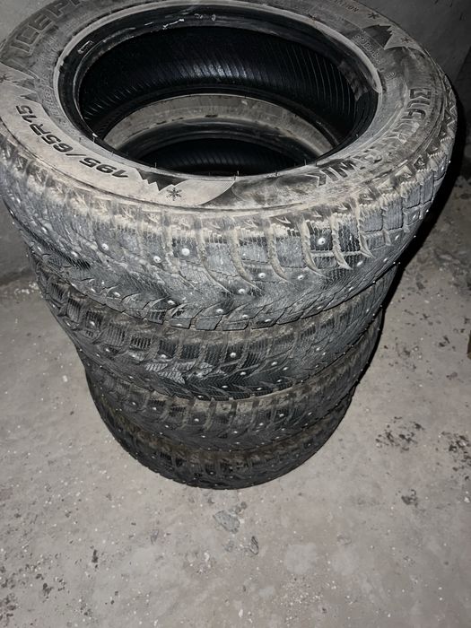Продается зимние шины с шипами