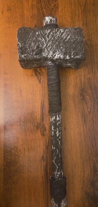 Игрушечный молот