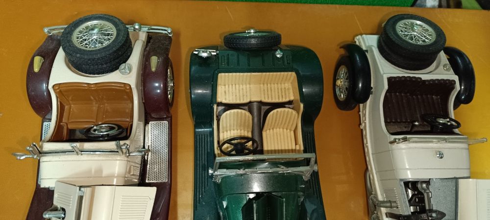 Masinuta macheta Burago 1/18