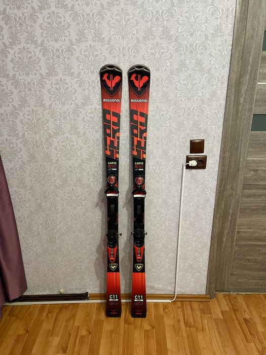 Schiuri 157 cm rossignol hero carve  c 11 skiuri