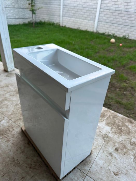 Set mobilier baie Kometmöbel 40 cm cu lavoar și mască, alb lucios, preasamblat