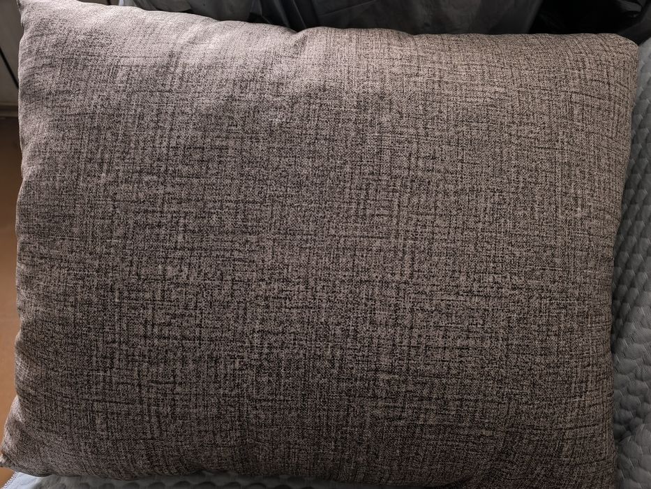 Продам новые диванные подушки .