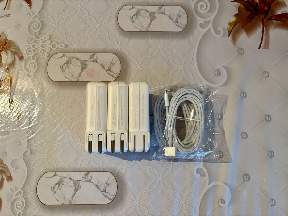 Apple адаптер питания 140W