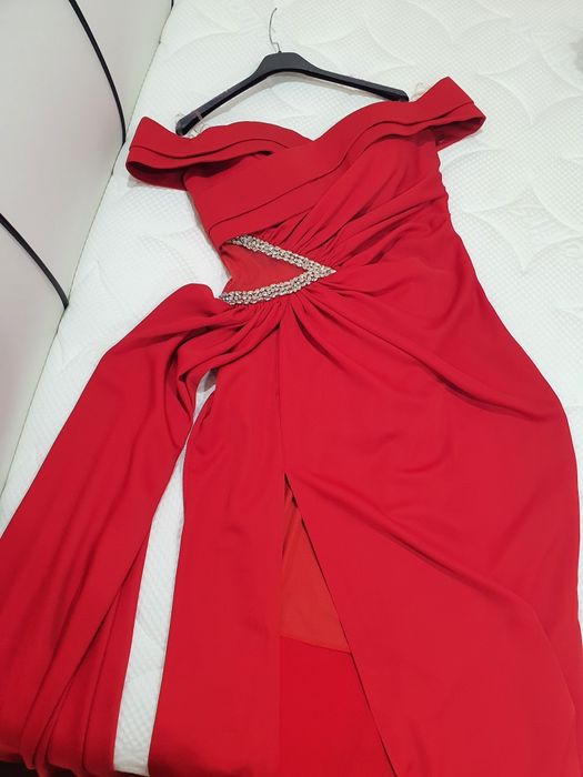 Rochie rosie cu trena nasa / ocazie / seara