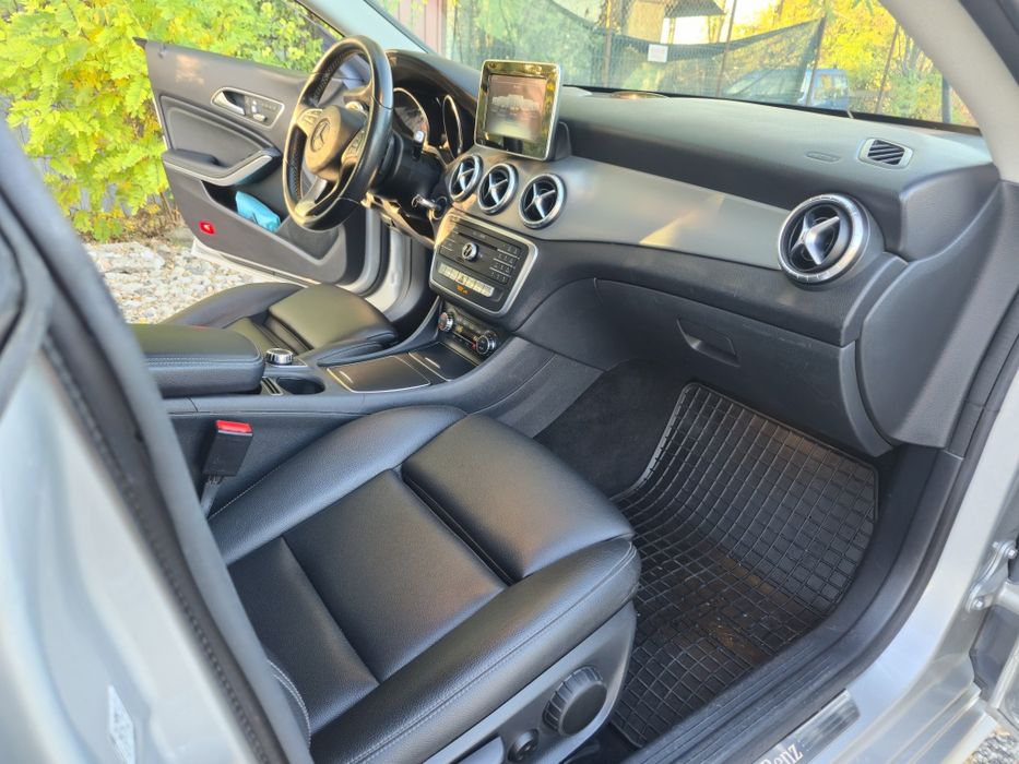 Mercedes Benz CLA 200 d / 2017 / automata