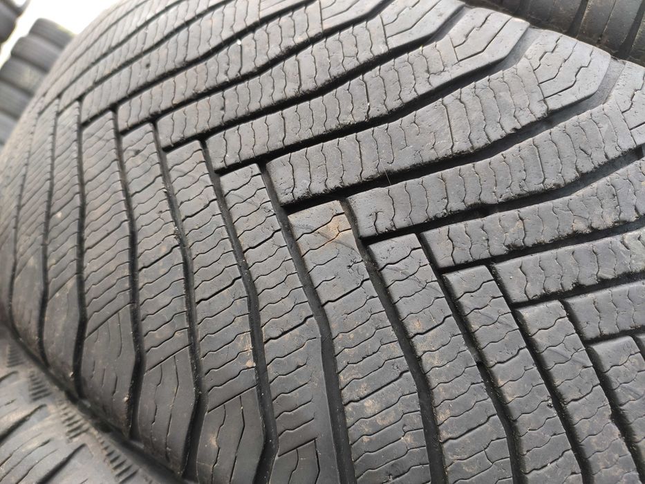 4бр Зимни гуми 215 65 16 - Michelin - DOT 2024 -