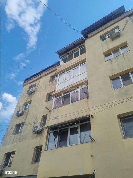Apartament 3 cam,72 mp ,  doua bai  zona PECO