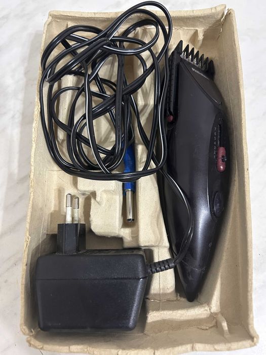 Машинка для стрижки волос | Триммер Philips C242 (продаю на запчасти)