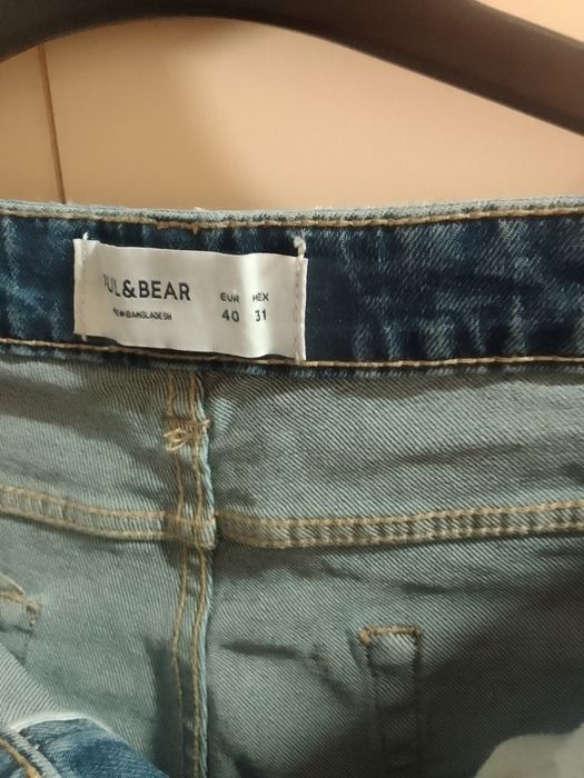 Vand blugi noi , cu eticheta masura L