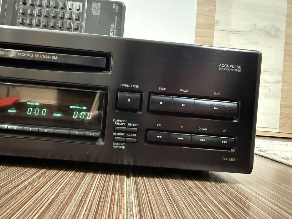 Onkyo DX-6850 Качествен Player