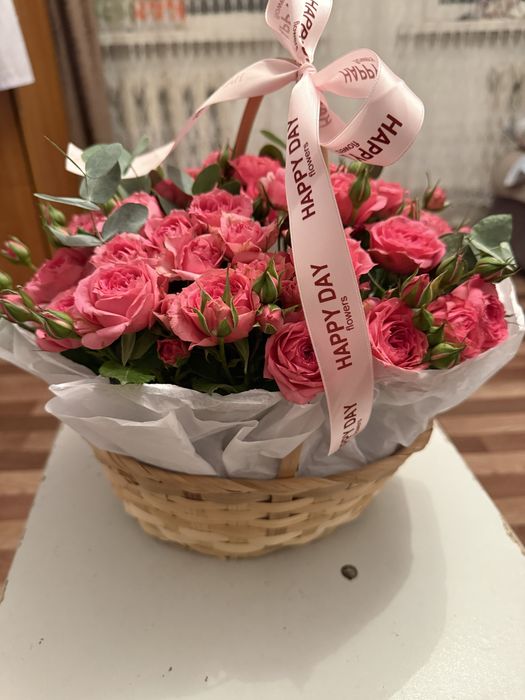 Корзина кустовых роз