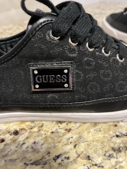 GUESS Оригинални Маратонки 40 р-р