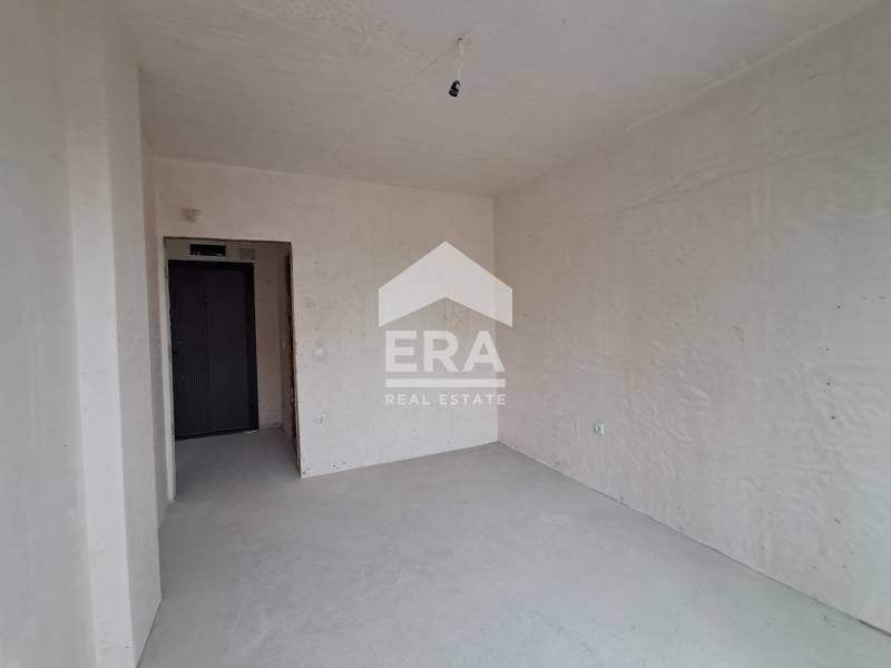 Продава се Двустаен апартамент в Варна, Бриз - 66 кв.м за 1082 €/кв.м - Снимка #8